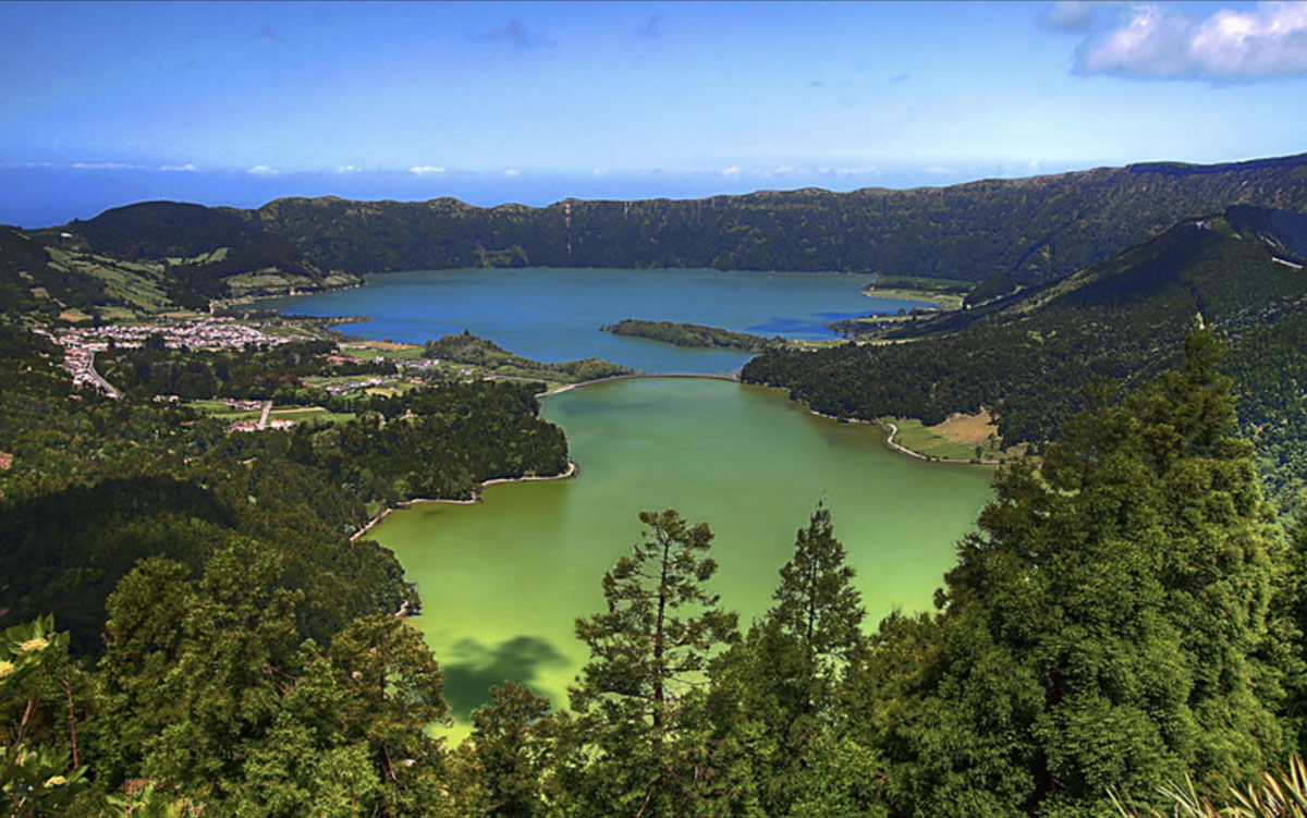 Azore twin lakes green blue seven cities